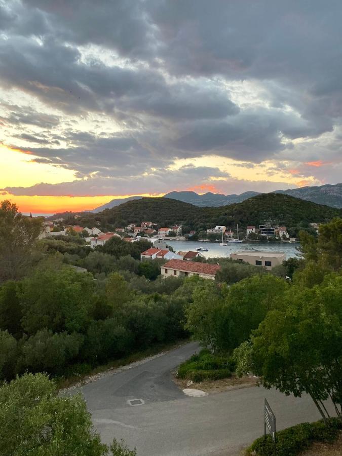 Apartmani Luka Zrnovo 外观 照片